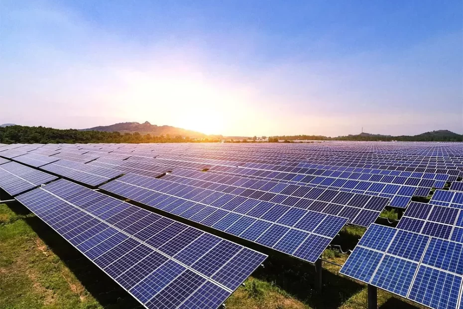 Understanding the Cost of a 10kW Three-Phase Hybrid Inverter
